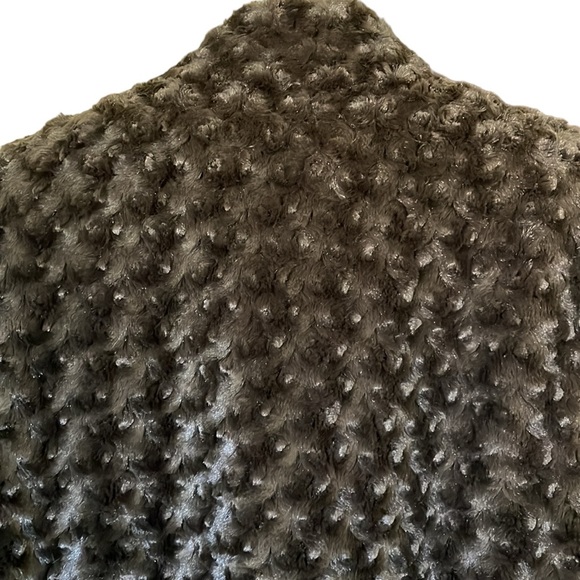 DENNIS BY DENNIS BASSO BROWN CURLY FAUX FUR LONG SLEEVE COAT - Picture 11 of 11